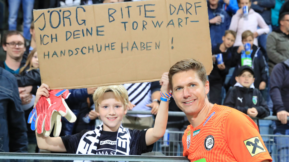 Jörg Siebenhandl macht die Sturm-Fans nicht nur auf dem Platz glücklich.