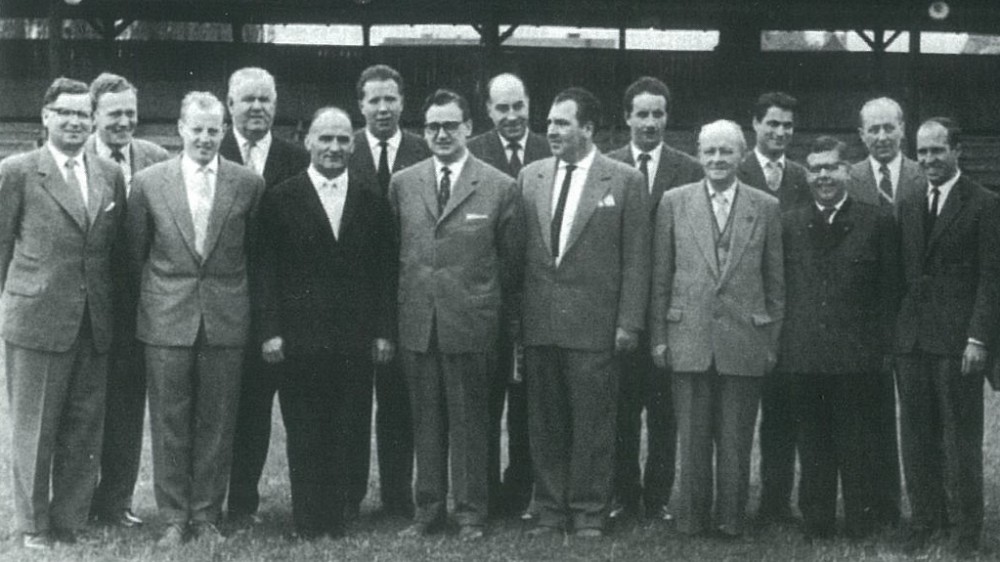 Dr. Herwig Brandstetter (3. v. l.) mit dem Sturm-Vorstand von 1959.