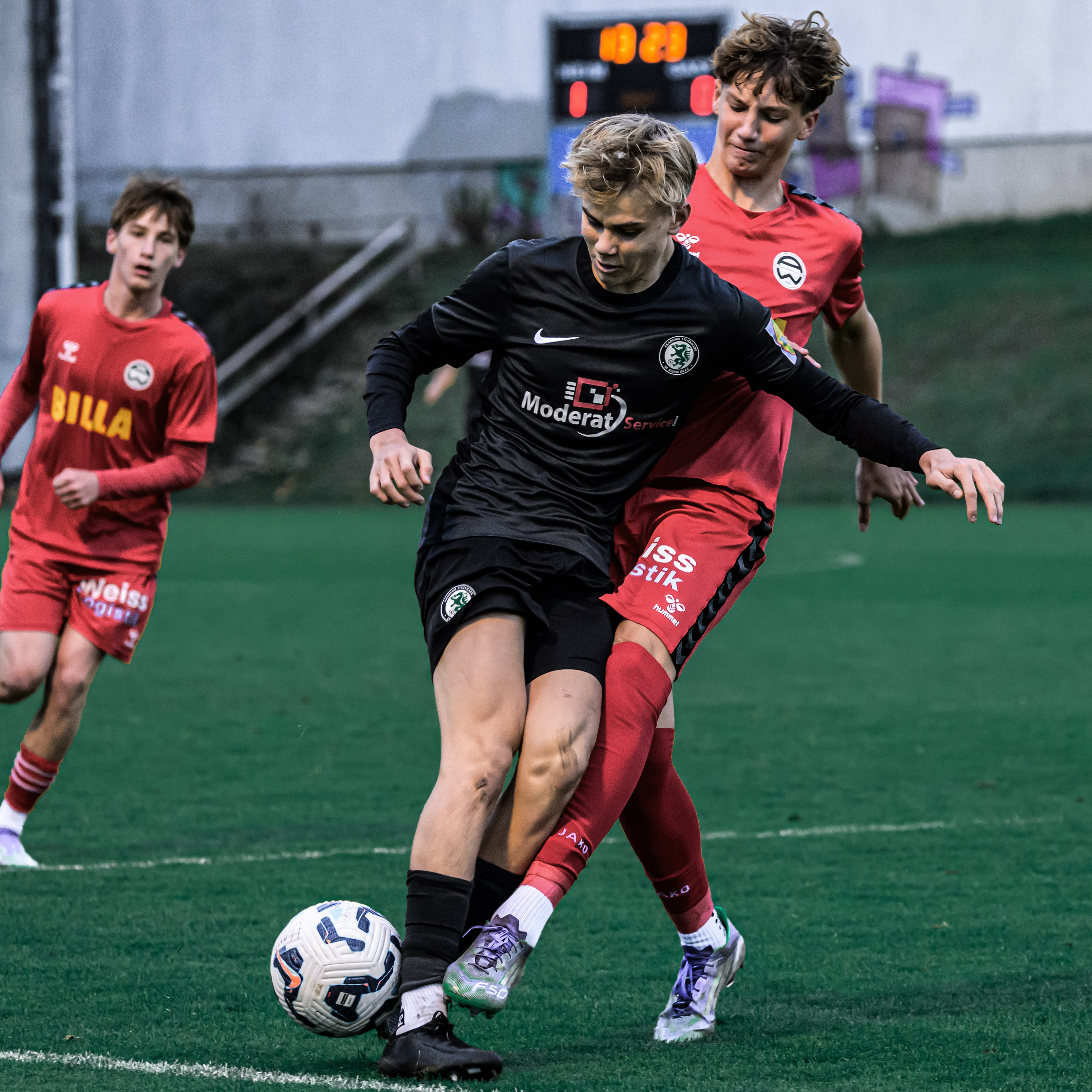 Zwei Spieler im Zweikampf