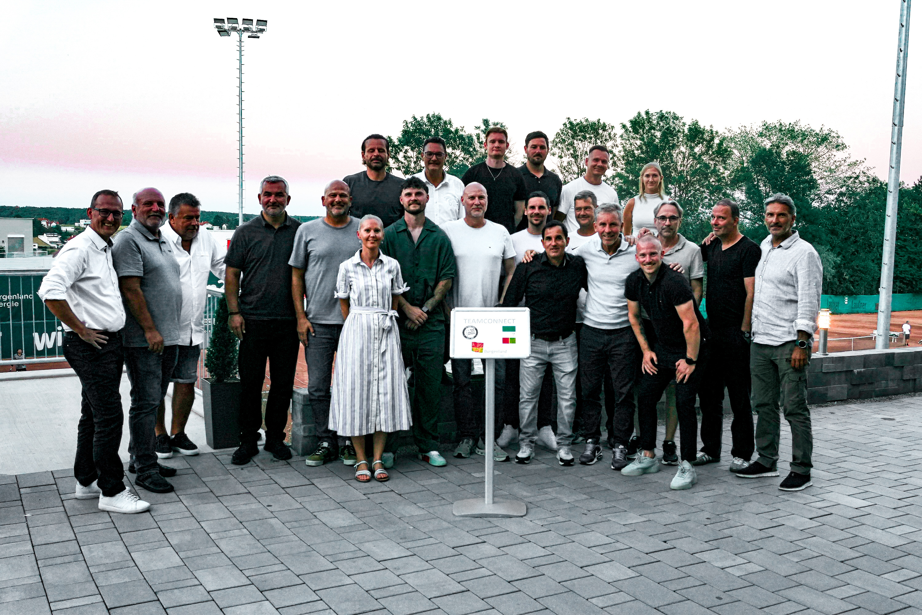 Gruppenbild mit 20 Leiten.