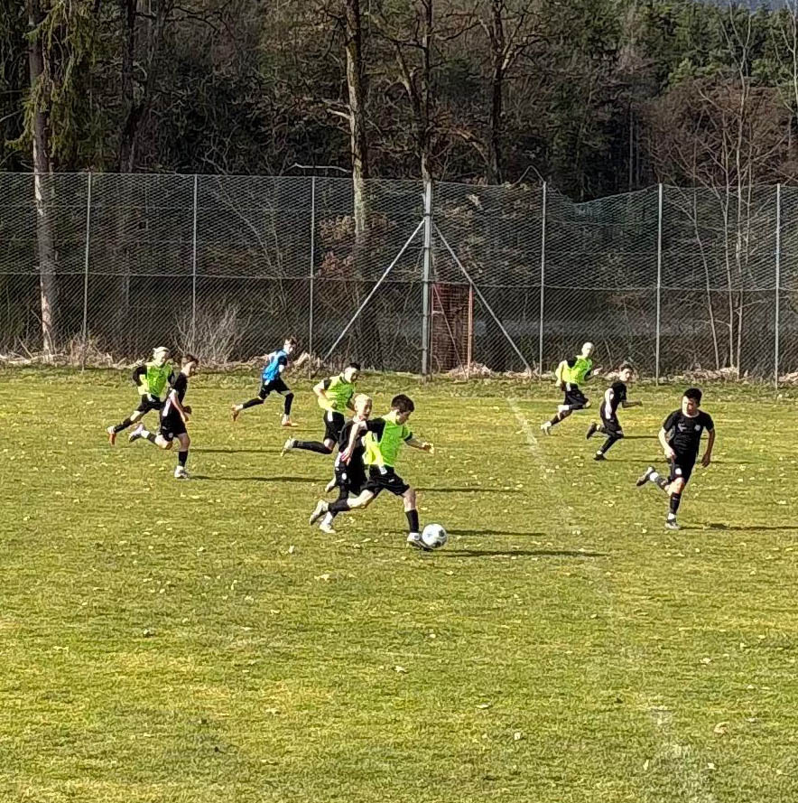 Zwei Teams im Training