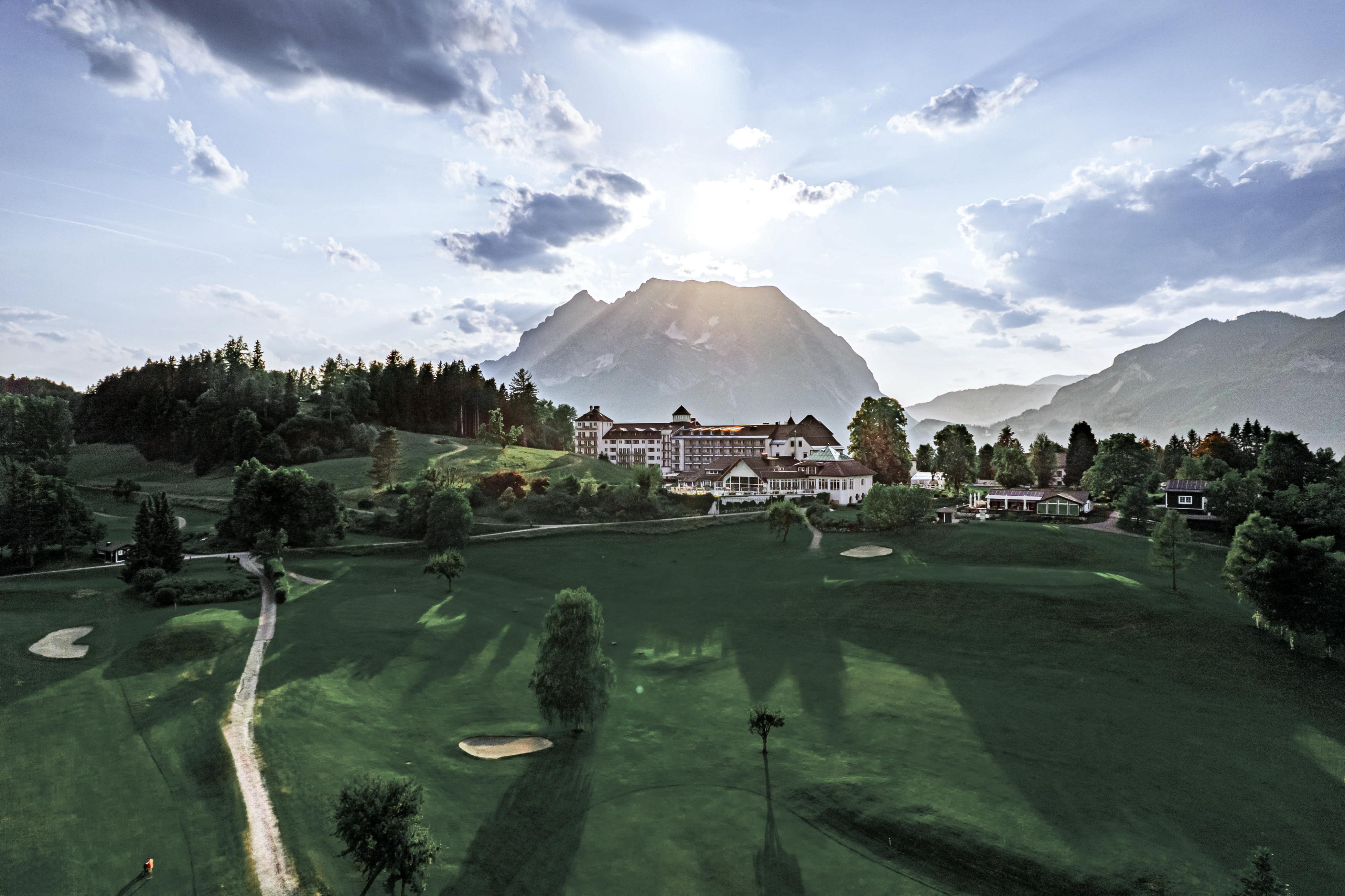 Schloss Pichlarn mit Grimming im Hintergrund