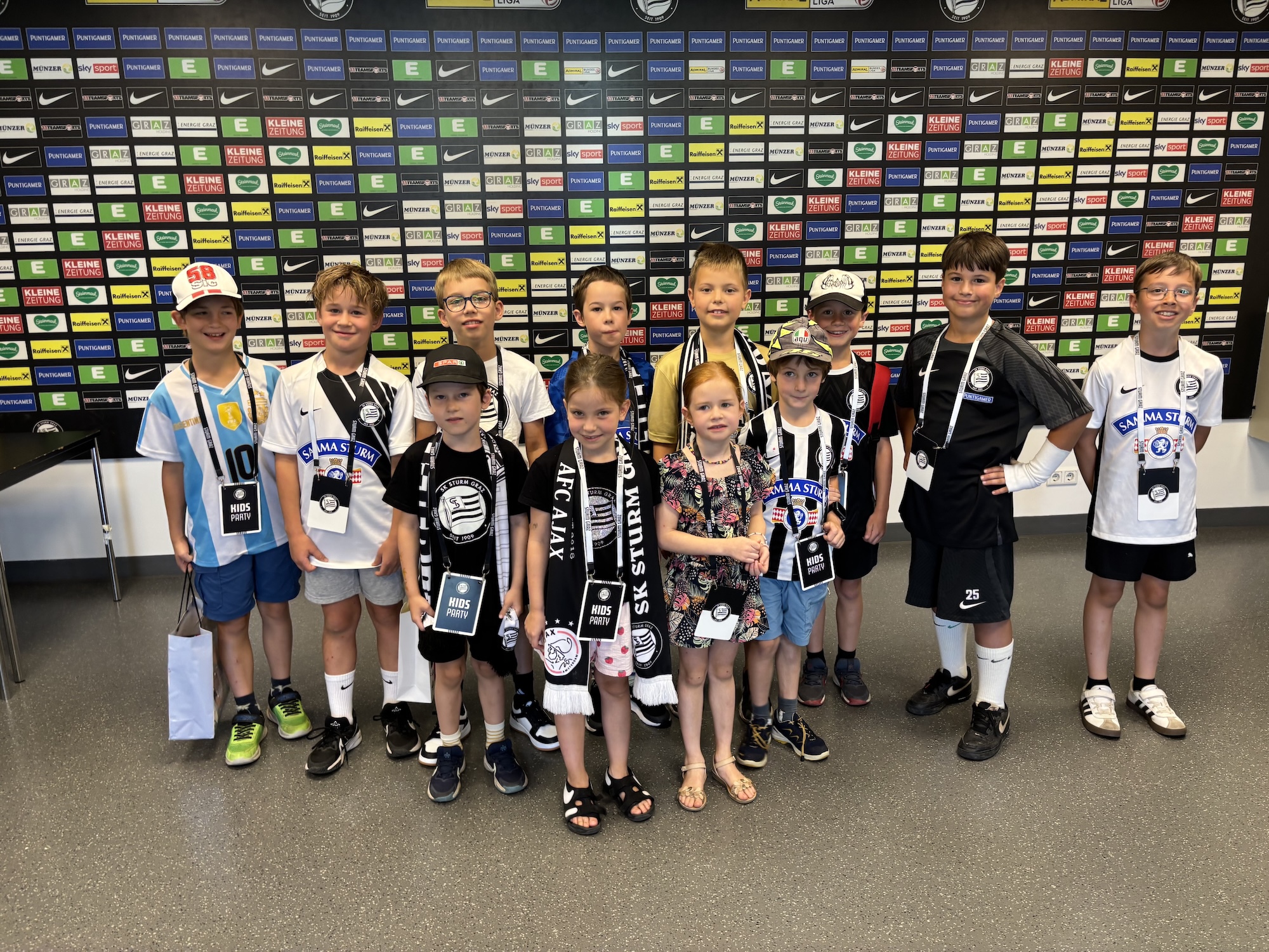 Gruppe Kinder in der Mixed Zone