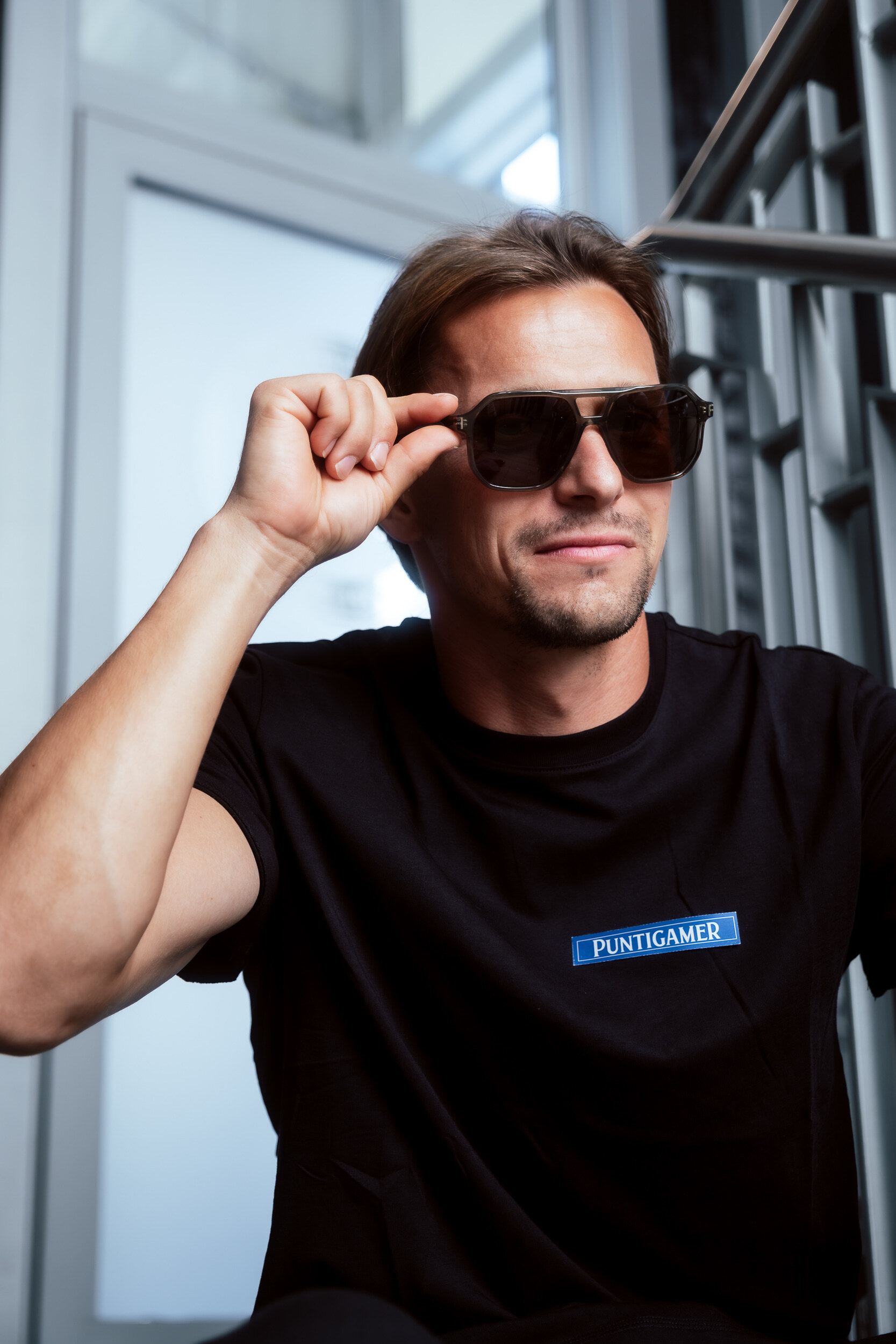 Person mit Sonnenbrille