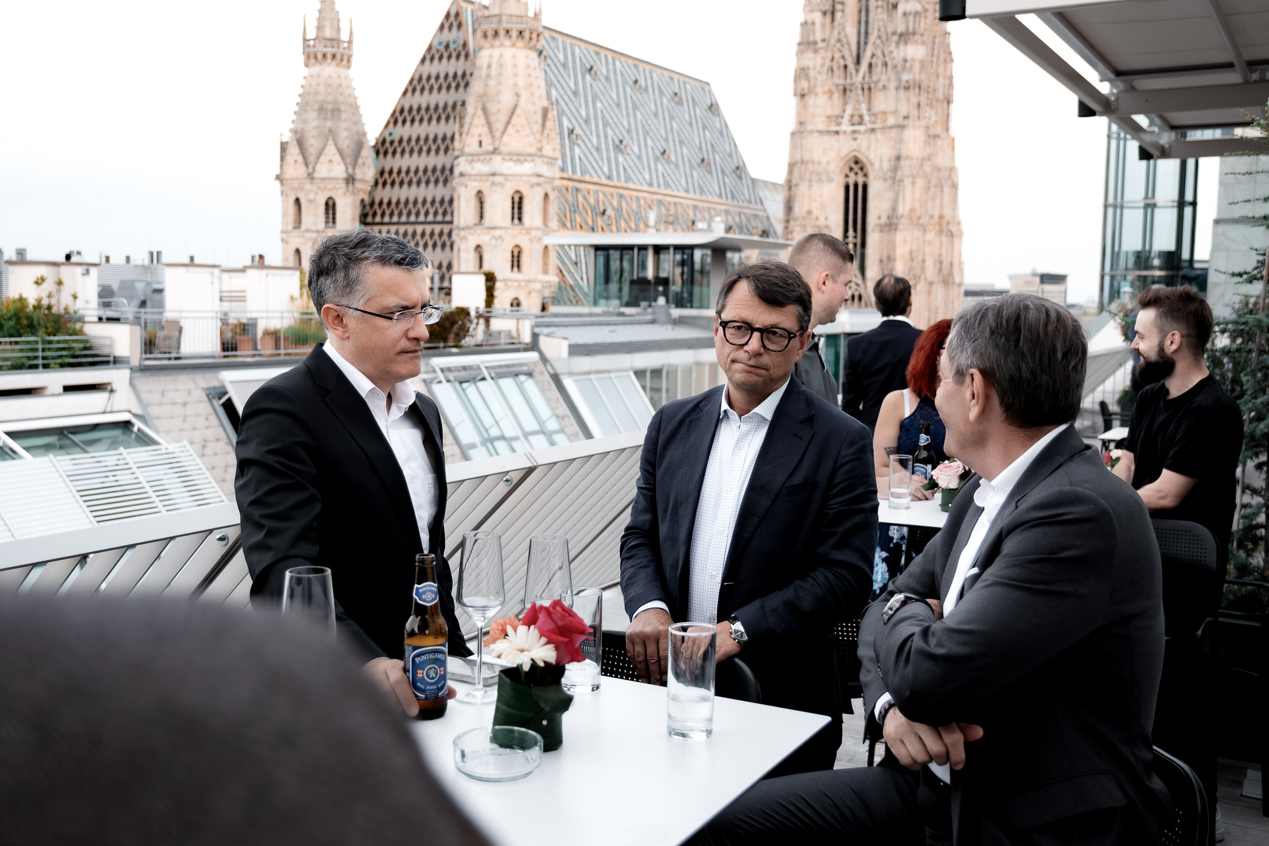 Personen unterhalten sich