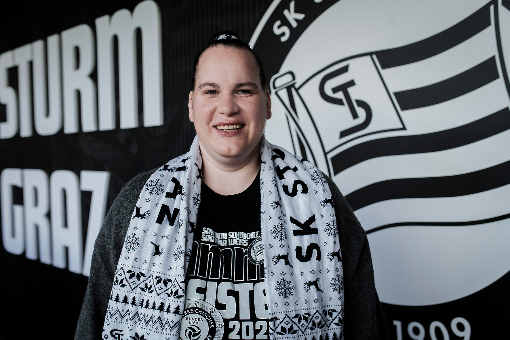 Eine Frau vor dem Sturm Logo