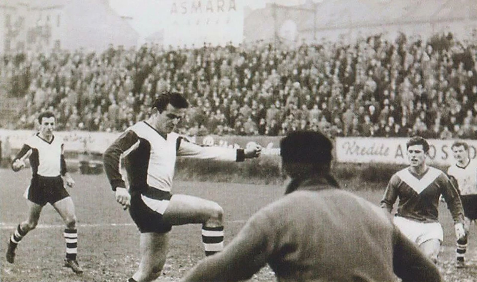 Fußballer einst in der Gruabn.