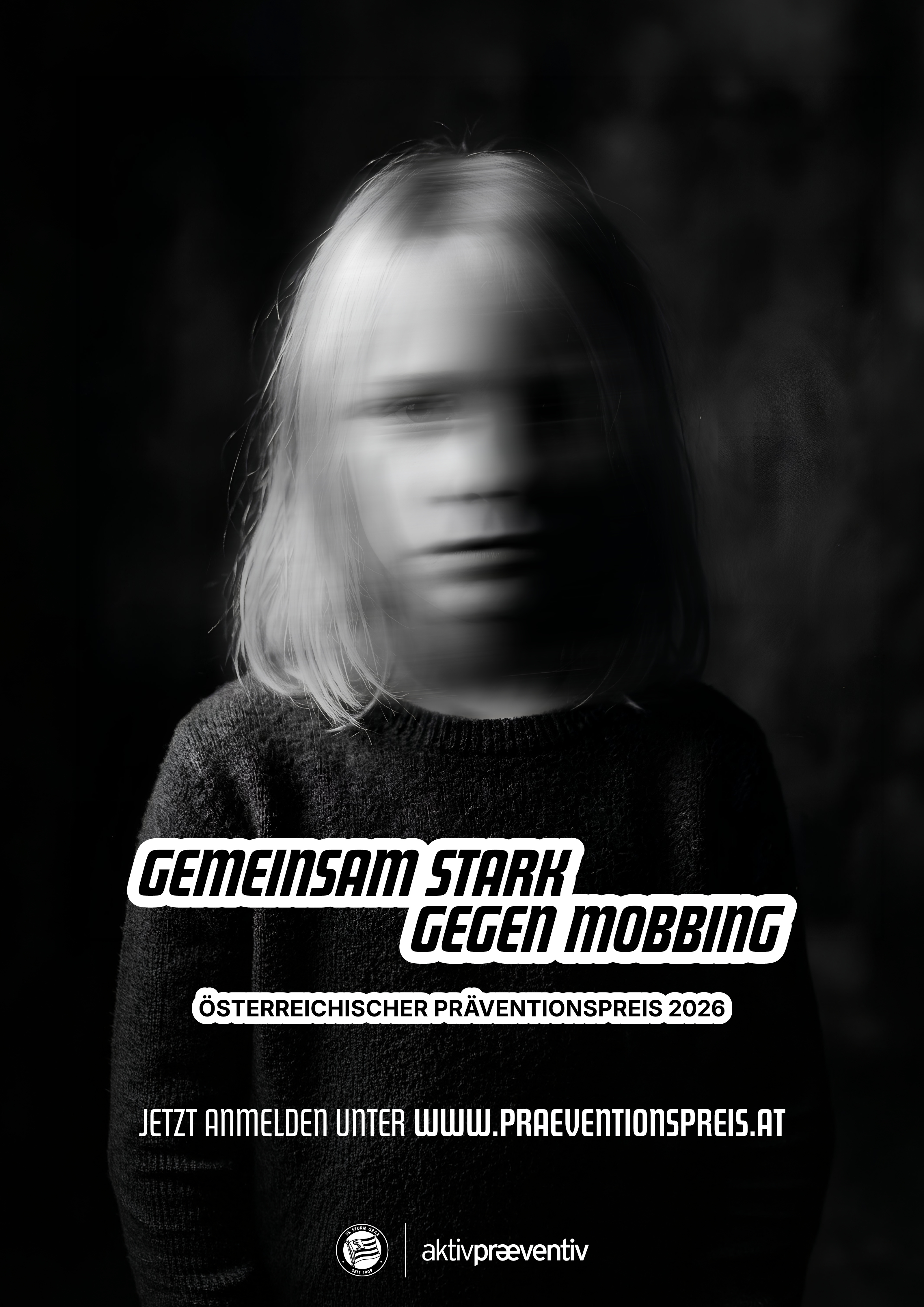 Ein Mädchen ist verschwommen in schwarz-weiß abgebildet