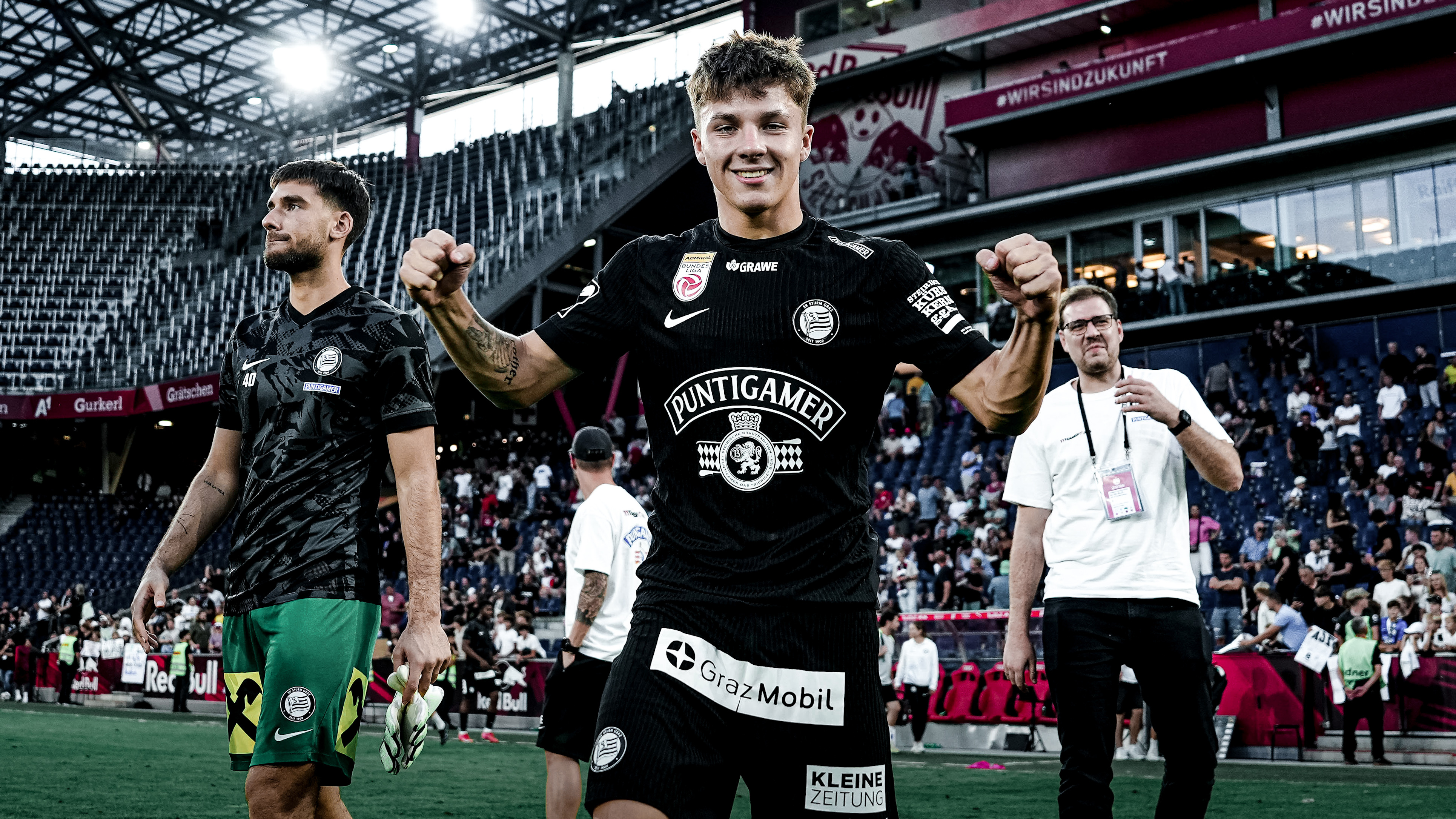 Ein Spieler, der Jubelt