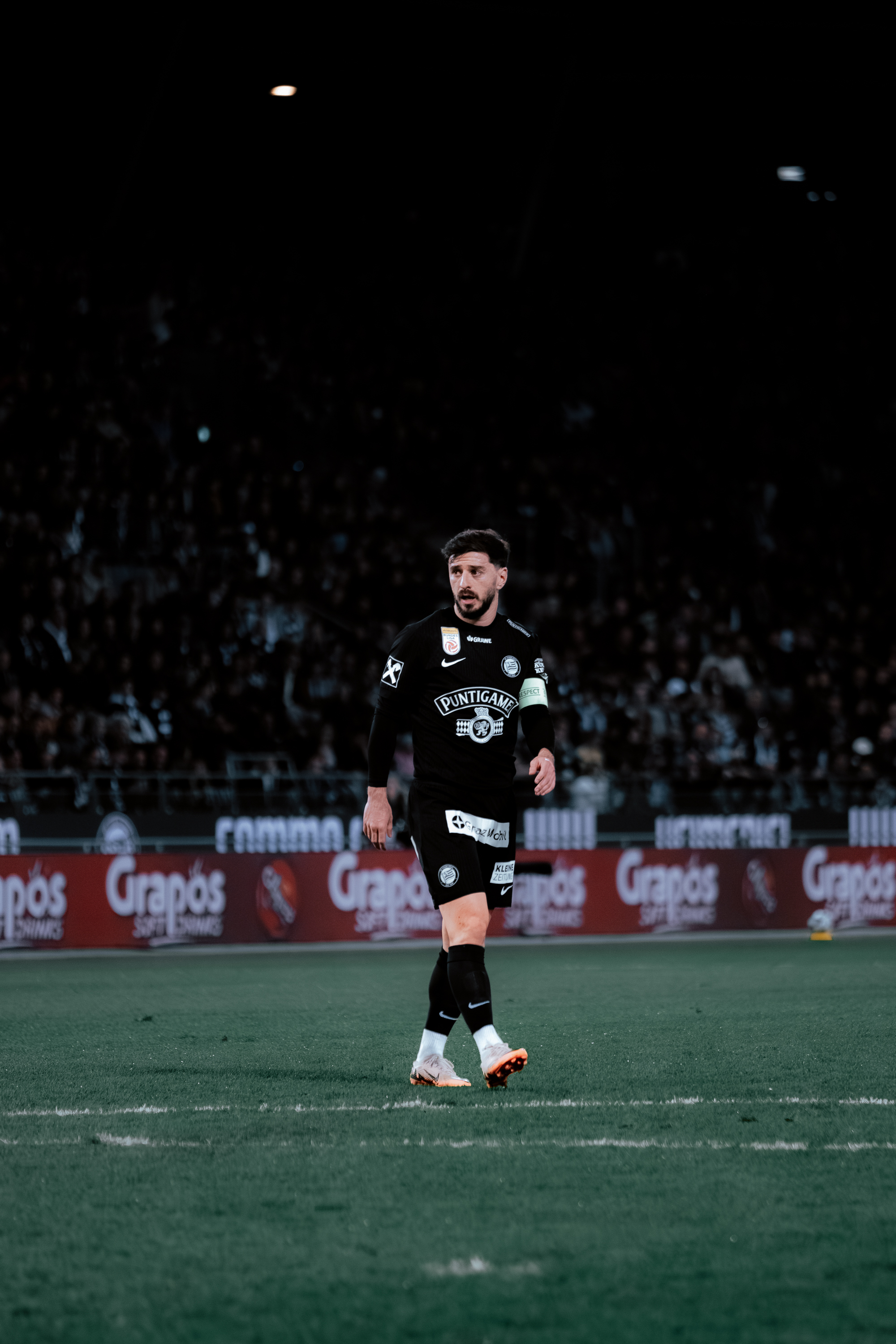 Ein Spieler am Platz.