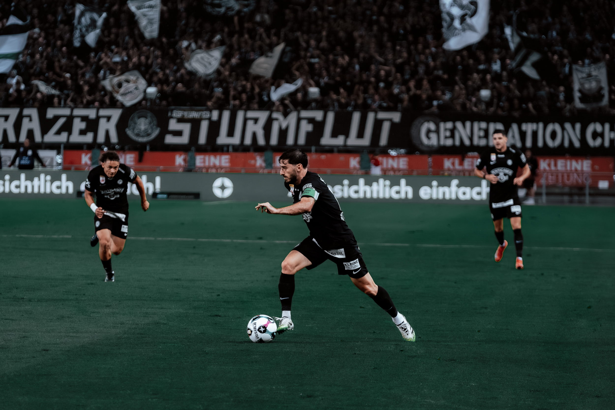 Ein Spieler am Ball