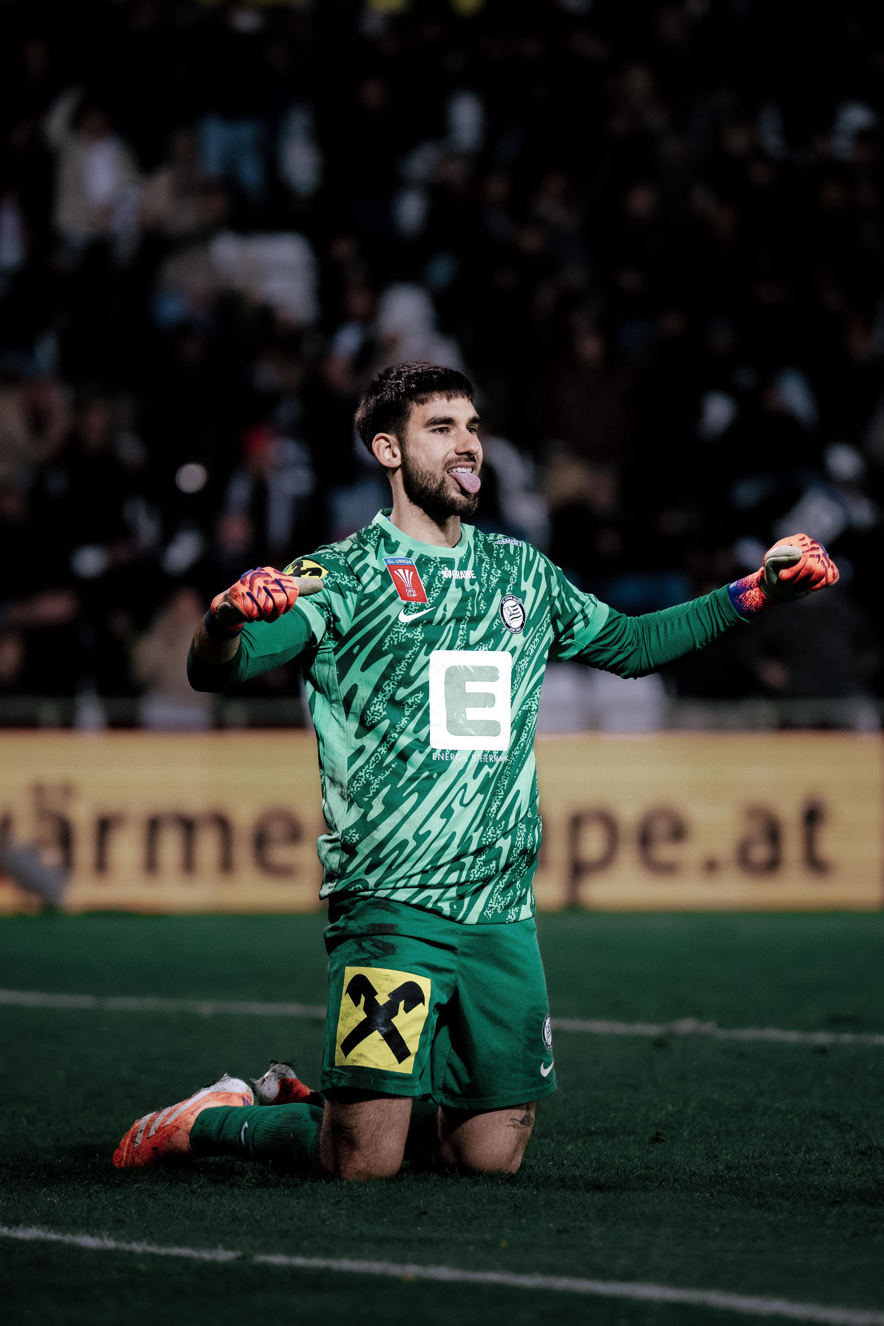 Torhüter, der jubelt