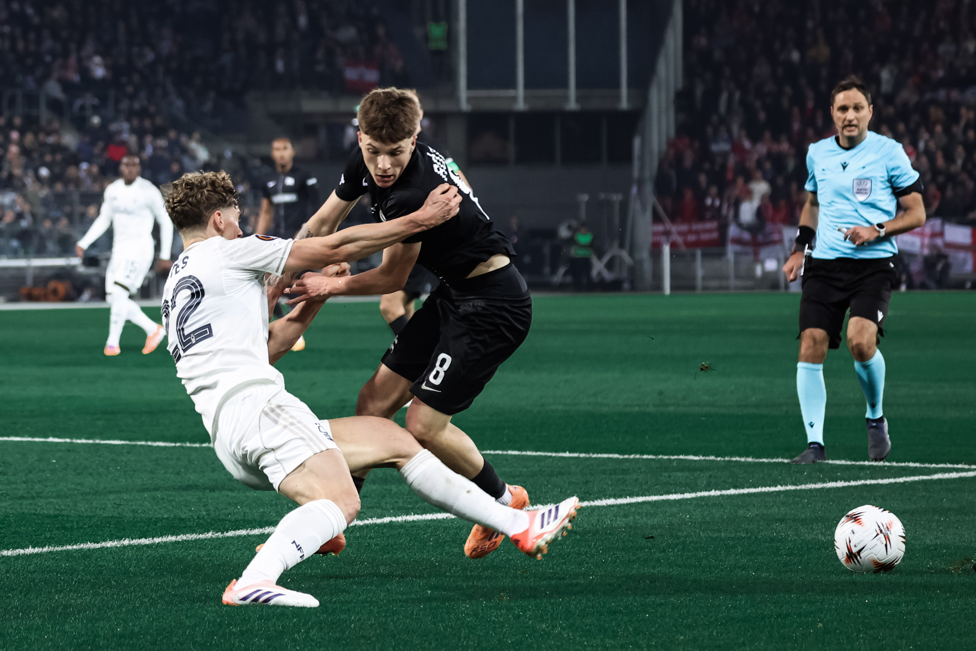 Zweikampf zwischen zwei Spielern