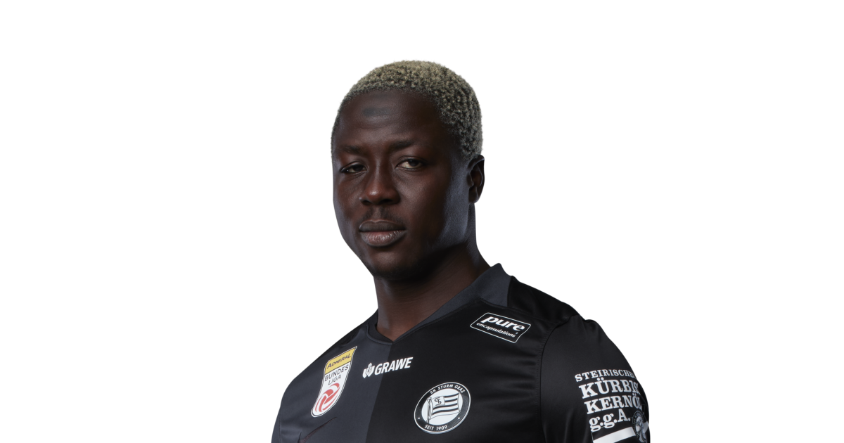 Oumar Diakite in Sturm Graz's black home kit portrait