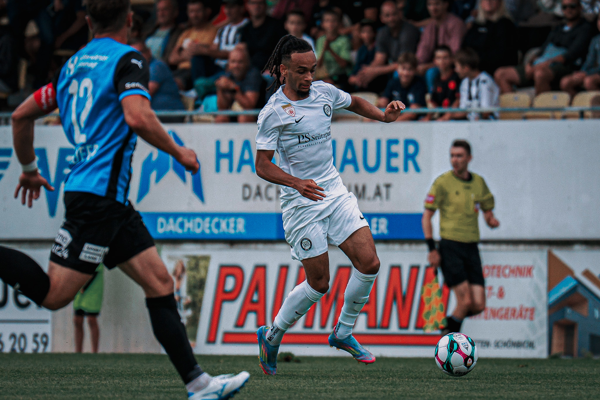 Zwei Männer Fußball Sturm II Amstetten